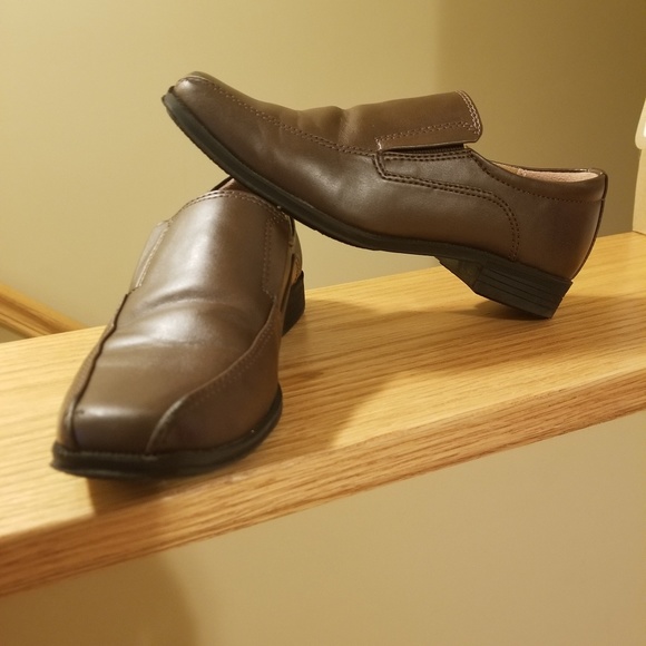 Final price Drop!  Boy dress shoes - Picture 1 of 4